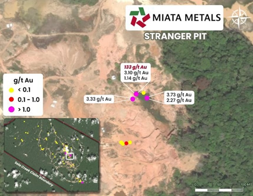 Map of the Stranger Pit, where six out of eight samples graded over 1.0 g/t Au.